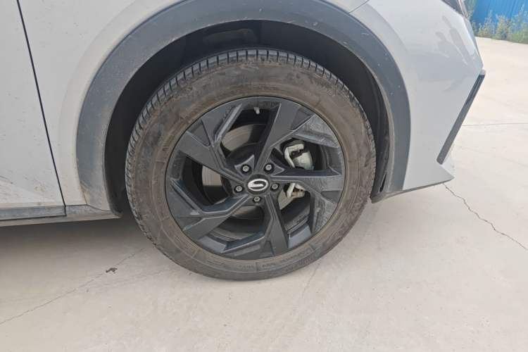 Used GAC Trumpchi GS3 2023 Shadow Speed 270T Dynamic Intelligence Edition Right Front Wheel Hub