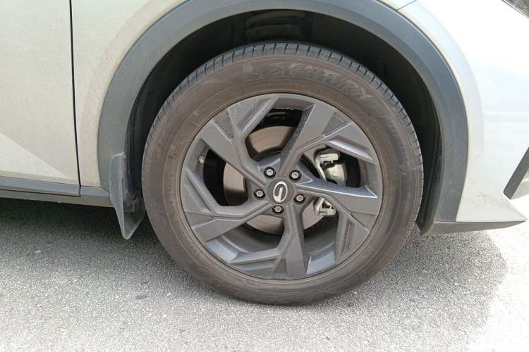 Used GAC Trumpchi GS3 2023 Shadow Speed 270T Dynamic Intelligence Edition Right Front Wheel Hub