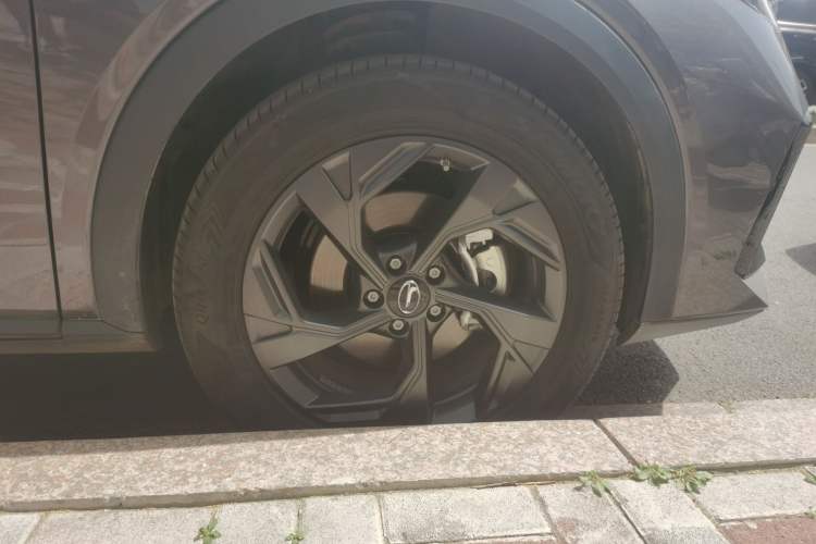 Used GAC Trumpchi GS3 2023 Shadow Speed 270T Enjoyment Edition Right Front Wheel Hub