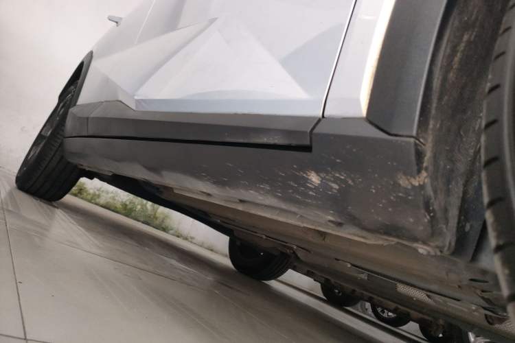 Used GAC Trumpchi GS3 2023 Shadow Speed 270T Enjoyment Edition Right Side Sill