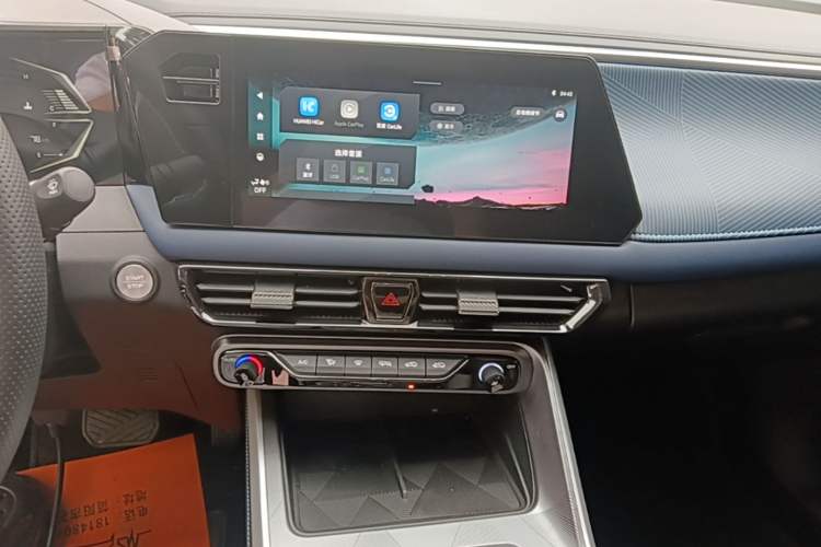 Used GAC Trumpchi GS3 2023 Shadow Speed 270T Enjoyment Edition Audio And AC Panel