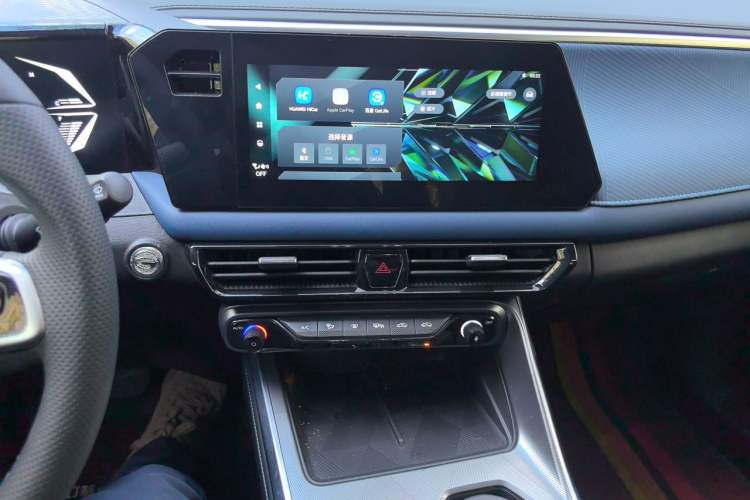 Used GAC Trumpchi GS3 2023 Shadow Speed 270T Enjoyment Edition Audio And AC Panel