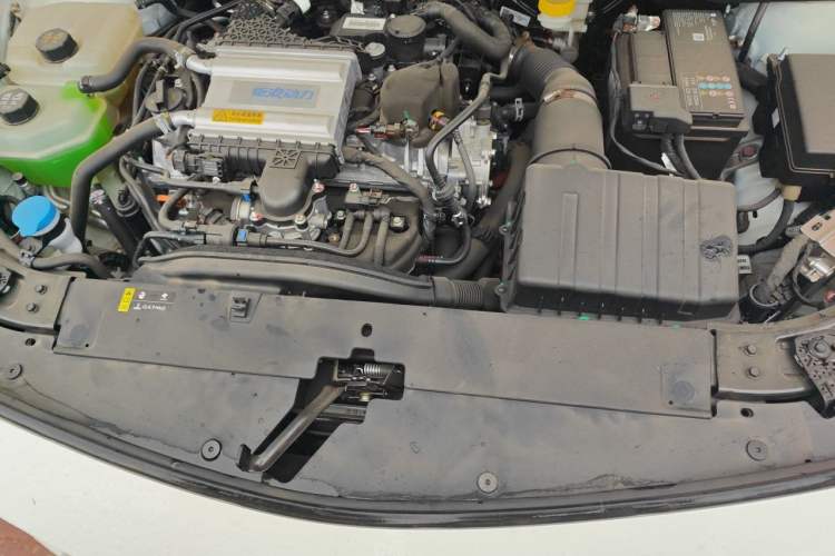 Used GAC Trumpchi GS3 2023 Shadow Speed 270T Dynamic Intelligence Edition Engine Bay