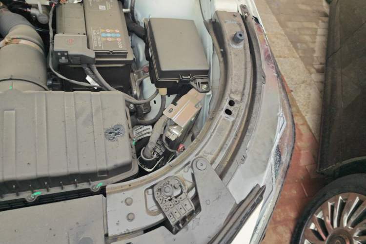 Used GAC Trumpchi GS3 2023 Shadow Speed 270T Dynamic Intelligence Edition Engine Bay Left