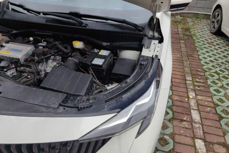 Used GAC Trumpchi GS3 2023 Shadow Speed 270T Dynamic Intelligence Edition Engine Bay Left