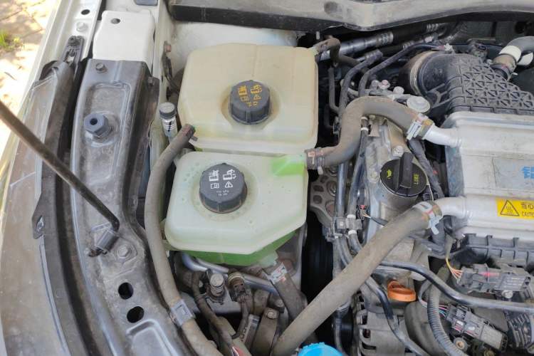 Used GAC Trumpchi GS3 2023 Shadow Speed 270T Dynamic Intelligence Edition Engine Bay Right