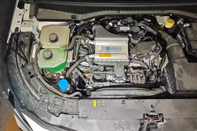 Used GAC Trumpchi GS3 2023 Yingsu 270T Jingqu Edition Engine Bay Right