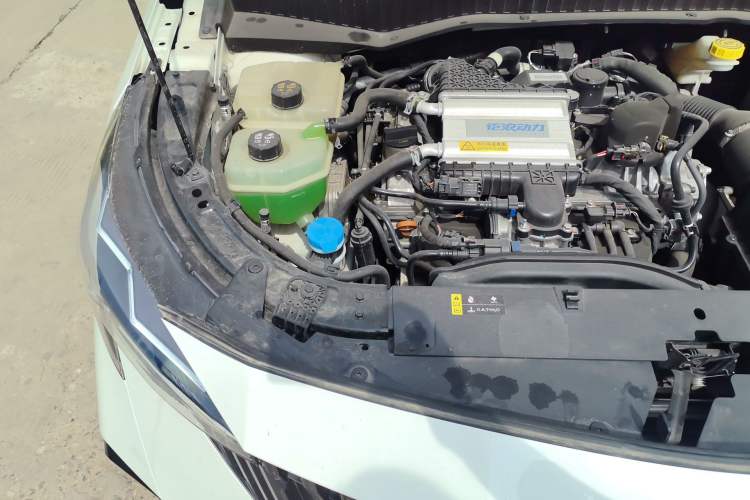 Used GAC Trumpchi GS3 2023 Shadow Speed 270T Dynamic Intelligence Edition Engine Bay Right