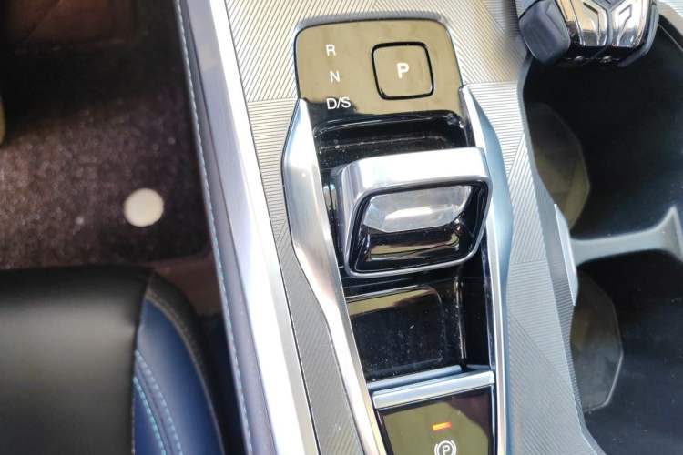 Used GAC Trumpchi GS3 2023 Shadow Speed 270T Dynamic Intelligence Edition Gear Lever