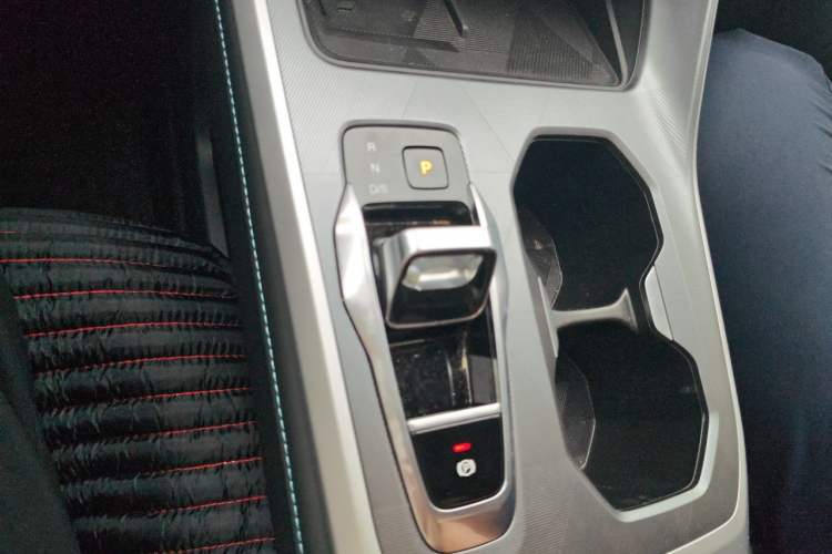 Used GAC Trumpchi GS3 2023 Shadow Speed 270T Dynamic Intelligence Edition Gear Lever