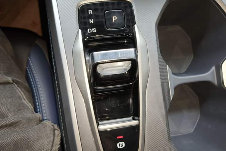Used GAC Trumpchi GS3 2023 Shadow Speed 270T Enjoyment Edition Gear Lever