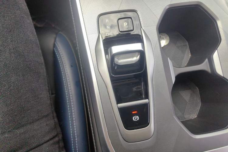 Used GAC Trumpchi GS3 2023 Shadow Speed 270T Enjoyment Edition Gear Lever