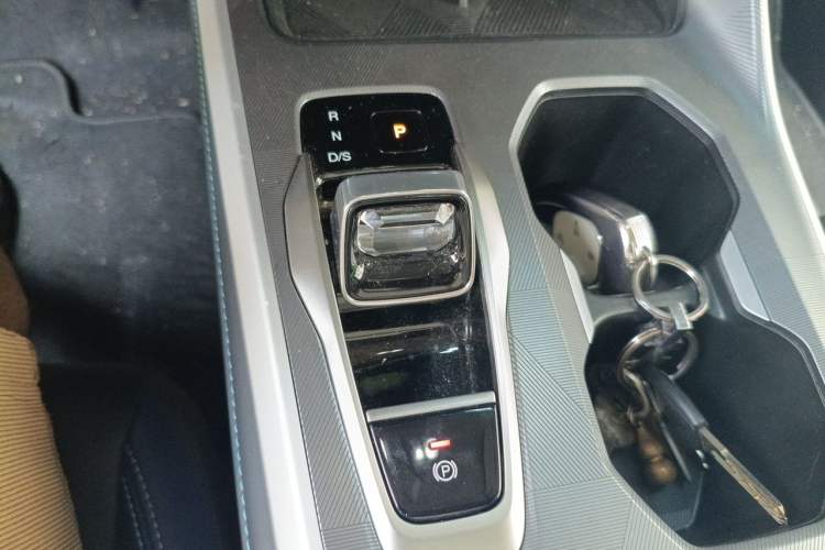 Used GAC Trumpchi GS3 2023 Shadow Speed 270T Enjoyment Edition Gear Lever
