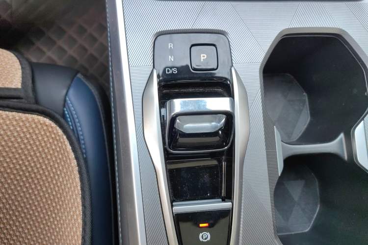 Used GAC Trumpchi GS3 2023 Shadow Speed 270T Enjoyment Edition Gear Lever