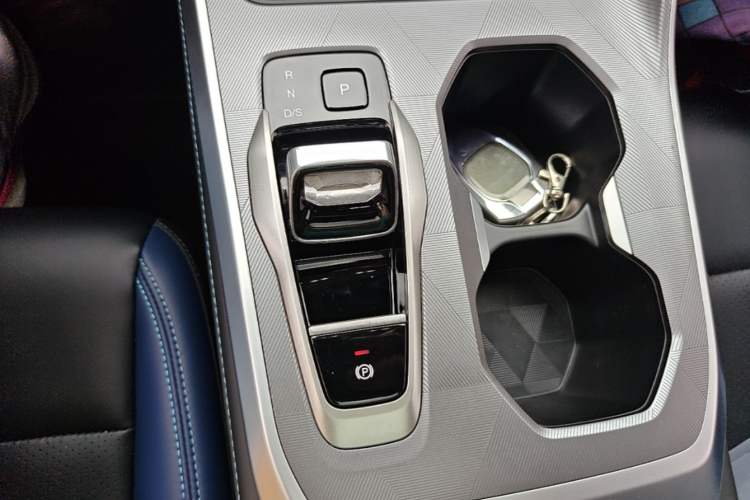 Used GAC Trumpchi GS3 2023 Shadow Speed 270T Enjoyment Edition Gear Lever