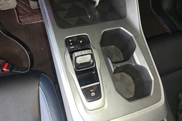 Used GAC Trumpchi GS3 2023 Shadow Speed 270T Enjoyment Edition Gear Lever