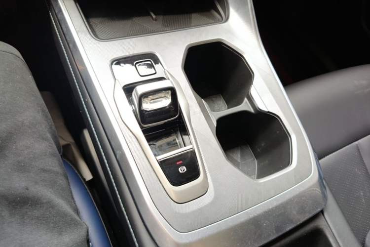 Used GAC Trumpchi GS3 2023 Shadow Speed 270T Enjoyment Edition Gear Lever