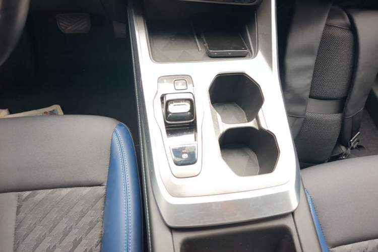 Used GAC Trumpchi GS3 2023 Yingsu 270T Jingqu Edition Gear Lever