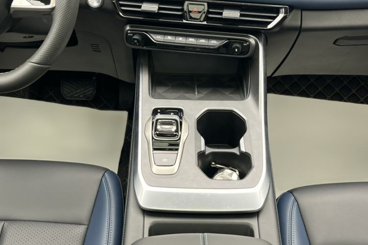 Used GAC Trumpchi GS3 2023 Shadow Speed 270T Enjoyment Edition Gear Lever