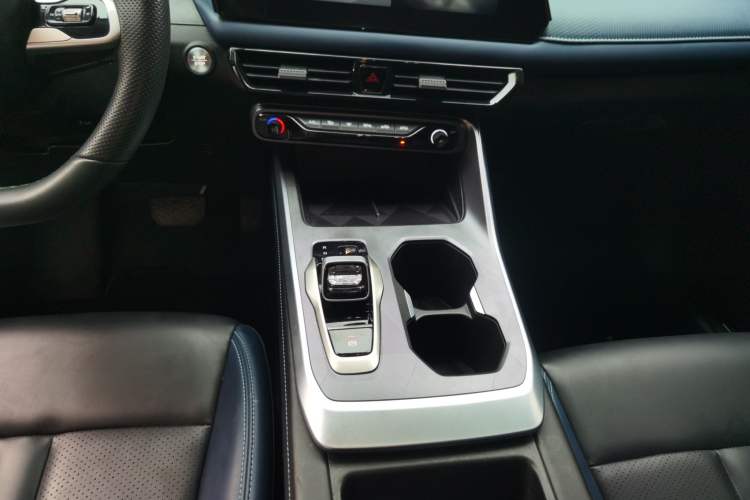 Used GAC Trumpchi GS3 2023 Shadow Speed 270T Enjoyment Edition Gear Lever
