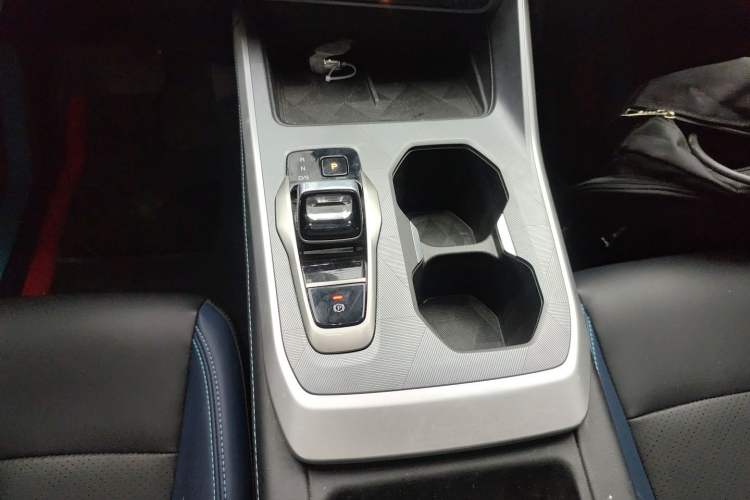 Used GAC Trumpchi GS3 2023 Shadow Speed 270T Enjoyment Edition Gear Lever