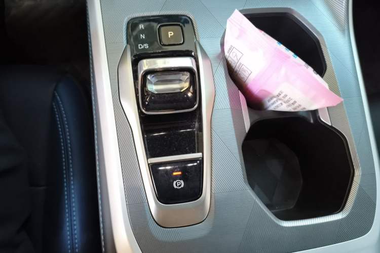 Used GAC Trumpchi GS3 2023 Shadow Speed 270T Enjoyment Edition Gear Lever