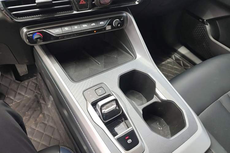 Used GAC Trumpchi GS3 2023 Shadow Speed 270T Enjoyment Edition Gear Lever
