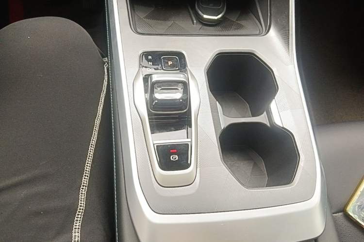 Used GAC Trumpchi GS3 2023 Shadow Speed 270T Enjoyment Edition Gear Lever