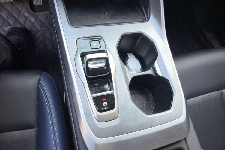 Used GAC Trumpchi GS3 2023 Shadow Speed 270T Enjoyment Edition Gear Lever