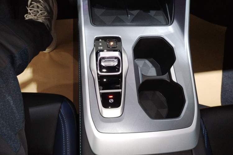 Used GAC Trumpchi GS3 2023 Shadow Speed 270T Enjoyment Edition Gear Lever