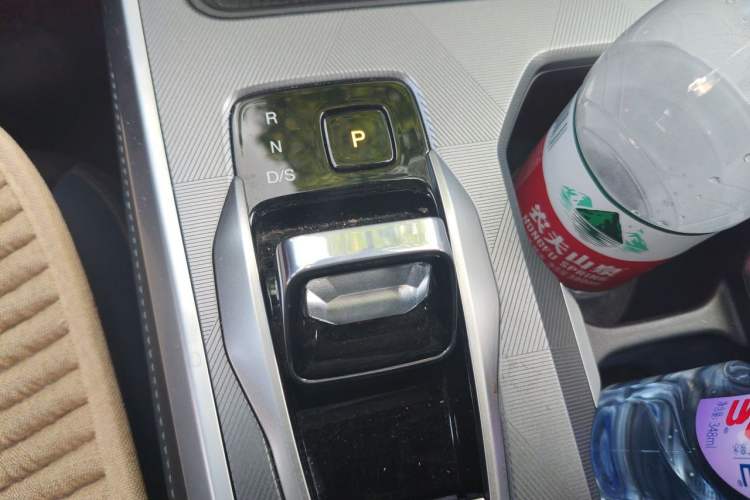 Used GAC Trumpchi GS3 2023 Shadow Speed 270T Enjoyment Edition Gear Lever