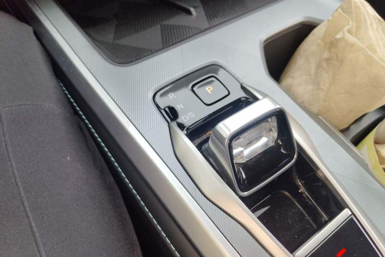 Used GAC Trumpchi GS3 2023 Shadow Speed 270T Enjoyment Edition Gear Lever