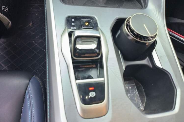 Used GAC Trumpchi GS3 2023 Shadow Speed 270T Enjoyment Edition Gear Lever