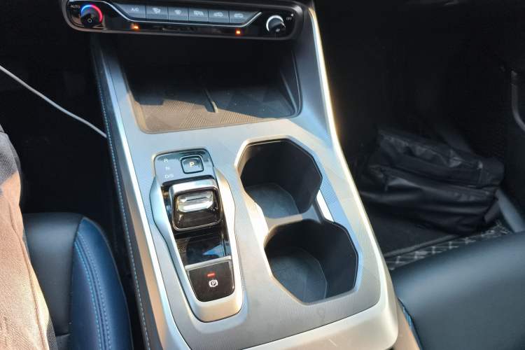 Used GAC Trumpchi GS3 2023 Shadow Speed 270T Enjoyment Edition Gear Lever