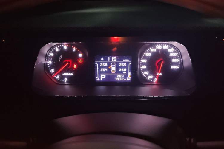 Used GAC Trumpchi GS3 2023 Yingsu 270T Jingqu Edition Instrument Cluster