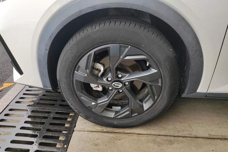 Used GAC Trumpchi GS3 2023 Shadow Speed 270T Enjoyment Edition Left Front Wheel Hub