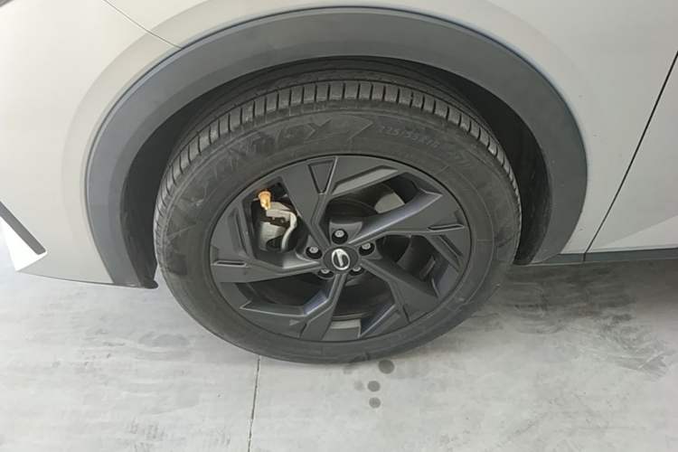 Used GAC Trumpchi GS3 2023 Shadow Speed 270T Dynamic Intelligence Edition Left Front Wheel Hub