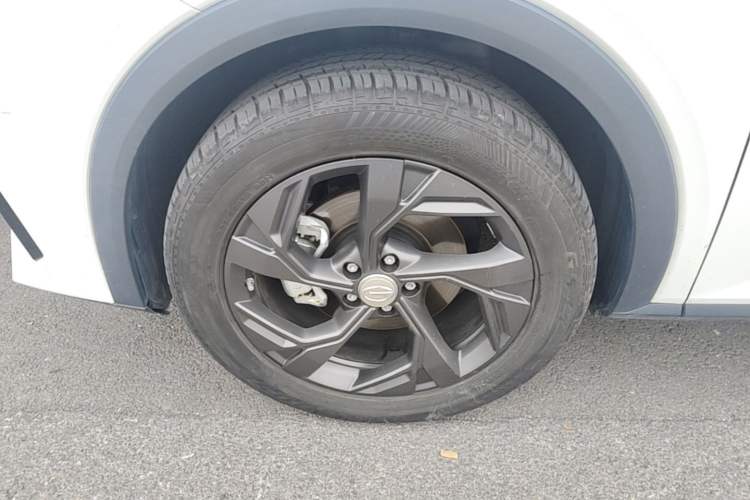 Used GAC Trumpchi GS3 2023 Shadow Speed 270T Dynamic Intelligence Edition Left Front Wheel Hub
