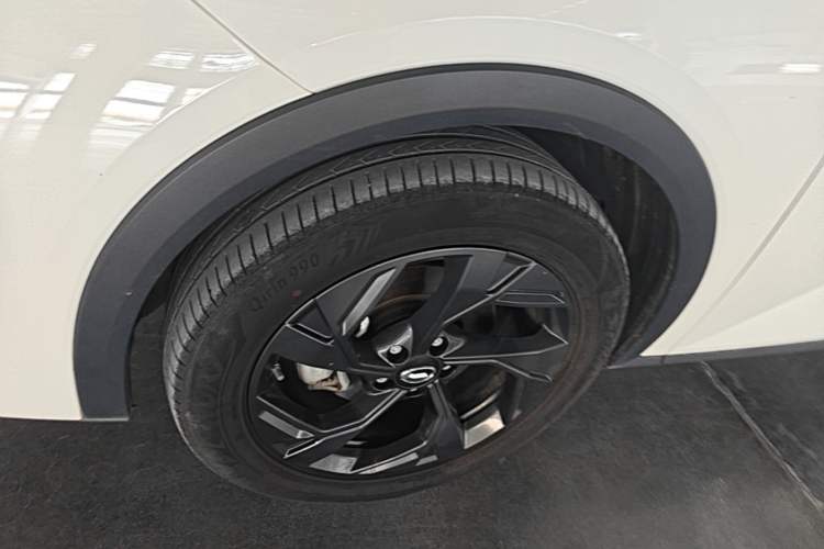 Used GAC Trumpchi GS3 2023 Shadow Speed 270T Enjoyment Edition Left Front Wheel Hub