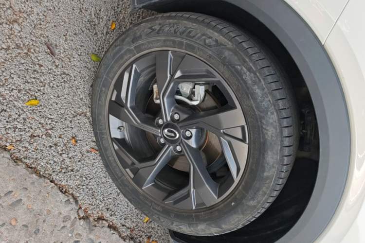 Used GAC Trumpchi GS3 2023 Shadow Speed 270T Enjoyment Edition Left Front Wheel Hub