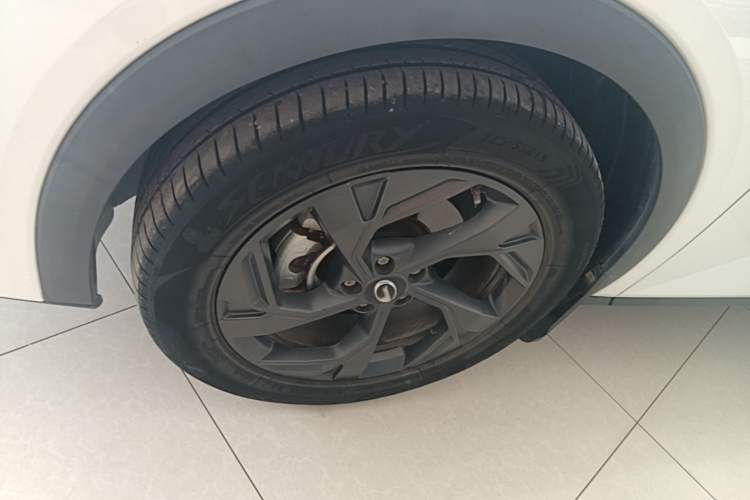 Used GAC Trumpchi GS3 2023 Shadow Speed 270T Dynamic Intelligence Edition Left Front Wheel Hub