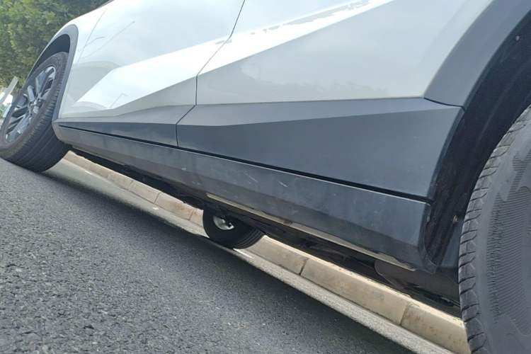 Used GAC Trumpchi GS3 2023 Yingsu 270T Jingqu Edition Left Side Sill