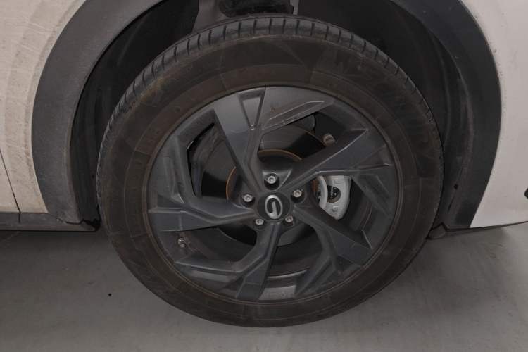Used GAC Trumpchi GS3 2023 Shadow Speed 270T Dynamic Intelligence Edition Right Front Wheel Hub