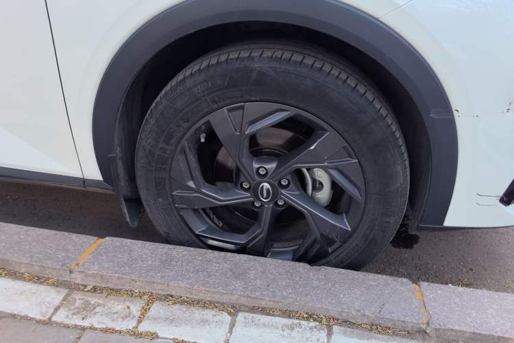 Used GAC Trumpchi GS3 2023 Shadow Speed 270T Enjoyment Edition Right Front Wheel Hub