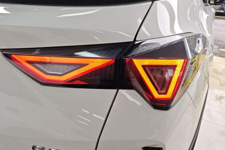 Used GAC Trumpchi GS3 2023 Yingsu 270T Jingqu Edition Right Rear Taillight