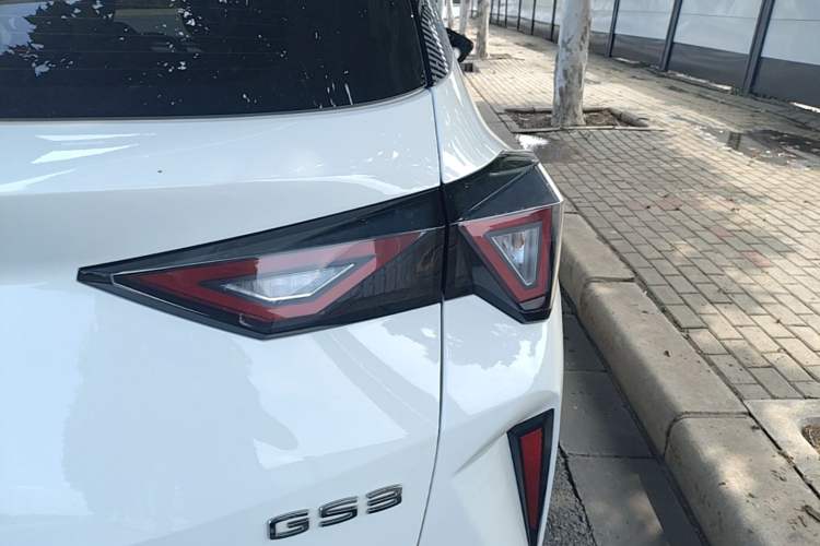Used GAC Trumpchi GS3 2023 Yingsu 270T Jingqu Edition Right Rear Taillight