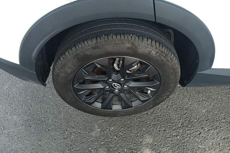 Used GAC Trumpchi GS3 2023 Yingsu 270T Jingqu Edition Right Rear Wheel Hub