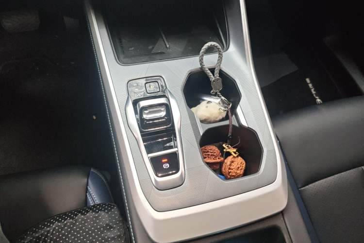 Used GAC Trumpchi GS3 2024 Shadow Speed 270T Dynamic MAX Gear Lever