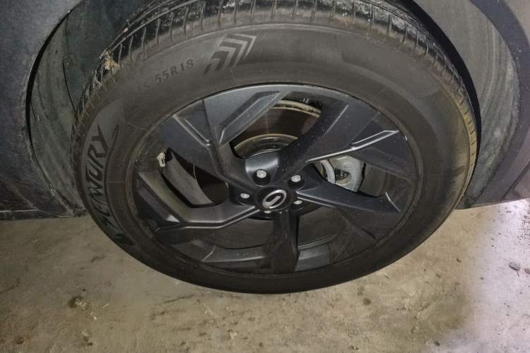Used GAC Trumpchi GS3 2024 Shadow Speed 270T Dynamic MAX Right Front Wheel Hub