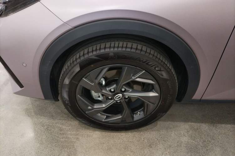 Used GAC Trumpchi GS3 2024 Shadow Speed 270T Dynamic MAX Left Front Wheel Hub
